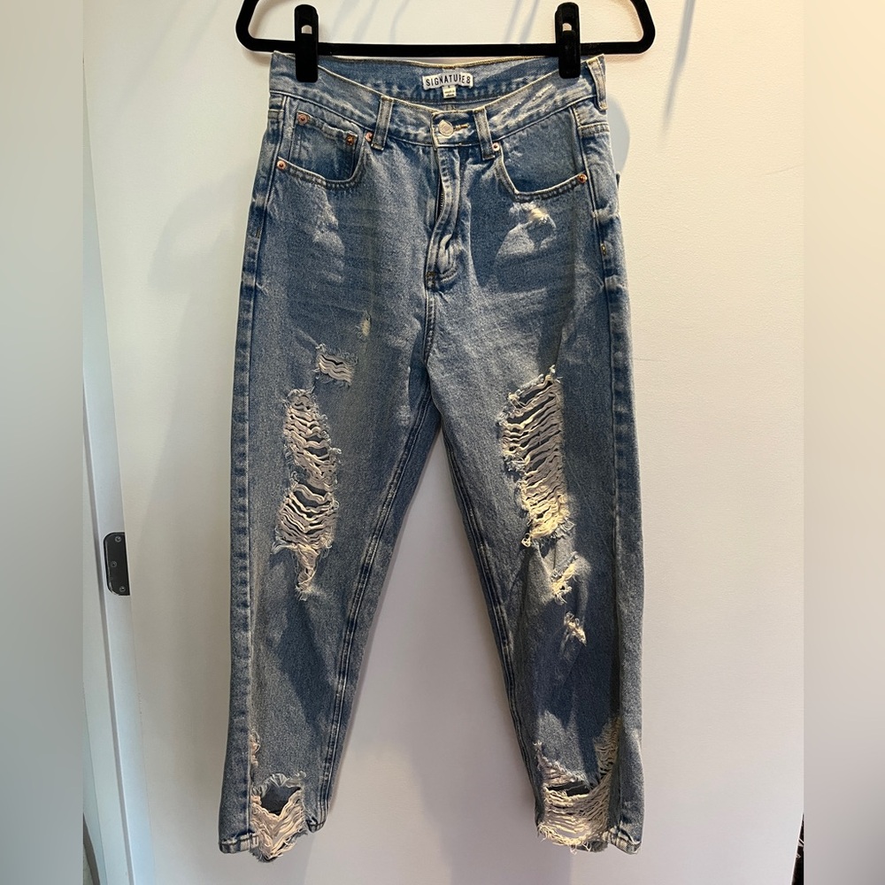Vestique Fort Worth Denim
Ripped jeans
Size small
